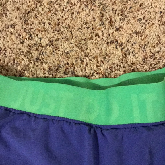 Shorts - Picture 3 of 5